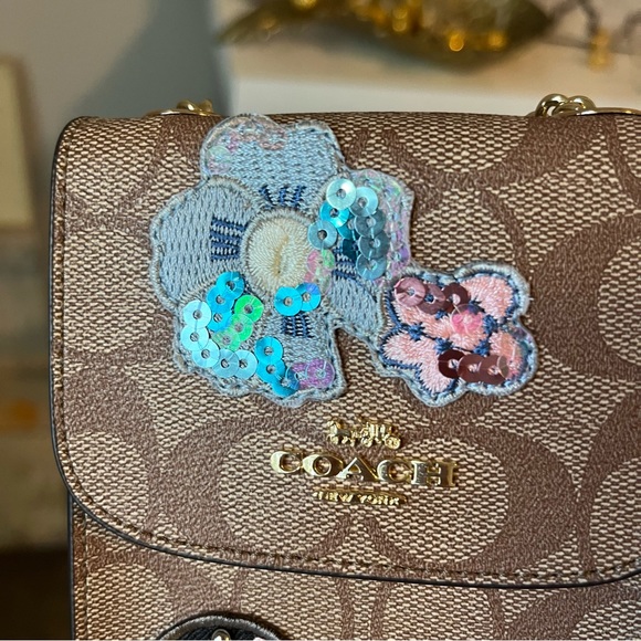 Brand new Coach KEITH HARING Phone Crossbody In Signature Canvas With Patches - Picture 5 of 5